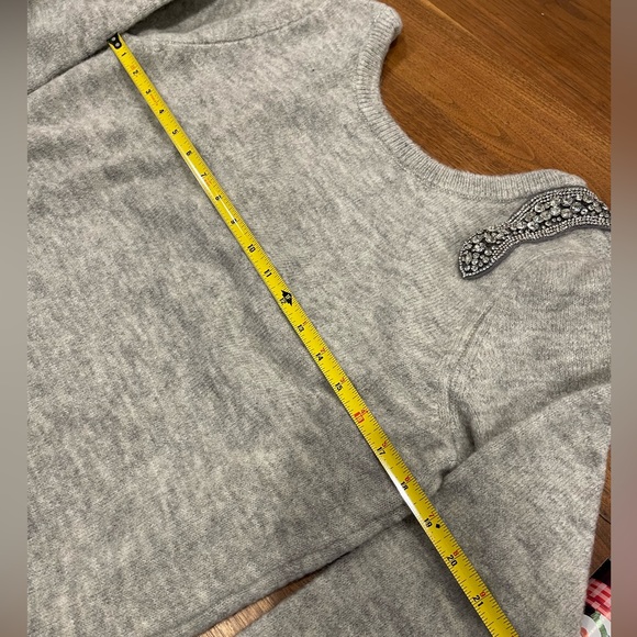 New sweater. Available Size S/M and M/L - Picture 10 of 11